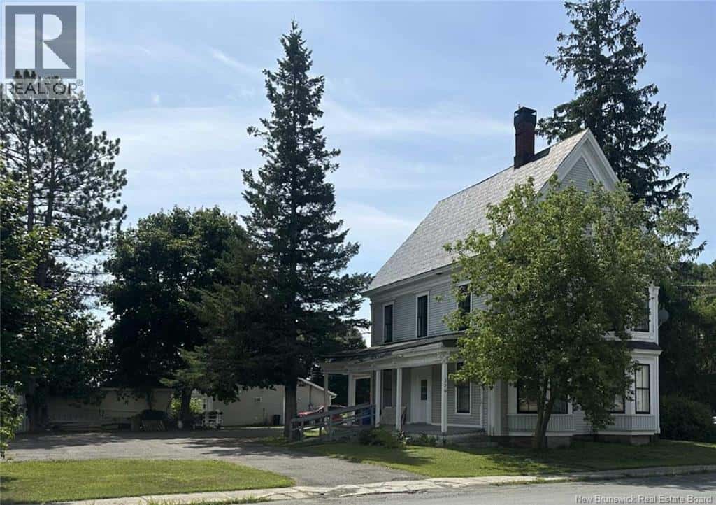 , Woodstock, — Woodstock - Photo 3 of 100