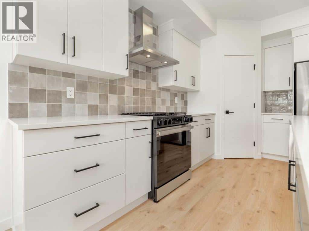 , Lethbridge, — Lethbridge - Photo 4 of 32