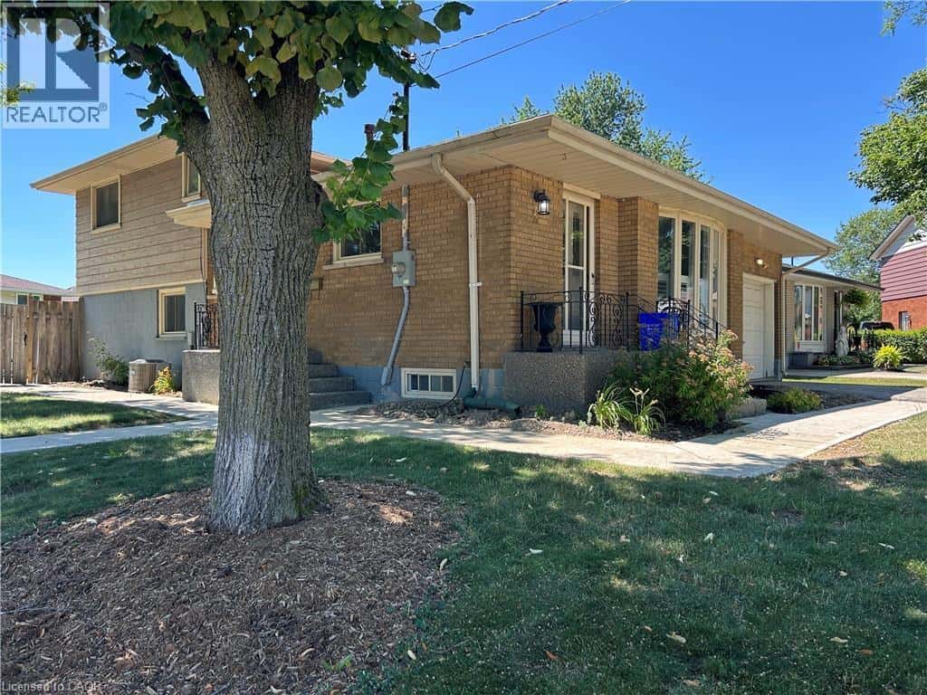 , Hamilton, Ontario — Hamilton, Ontario - Photo 2 of 49