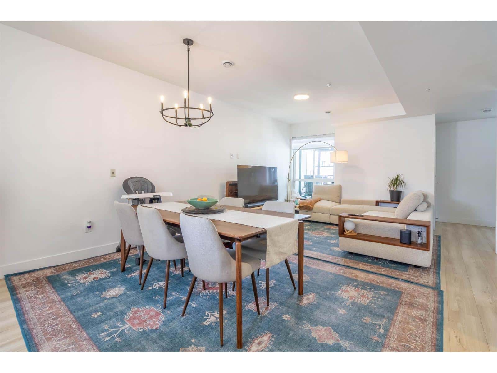 , Surrey, — Surrey - Photo 2 of 76