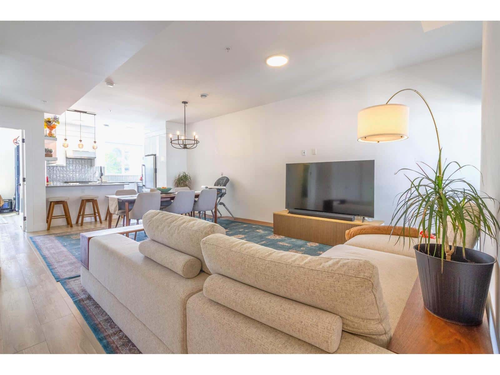 , Surrey, British Columbia — Surrey, British Columbia - Photo 3 of 76