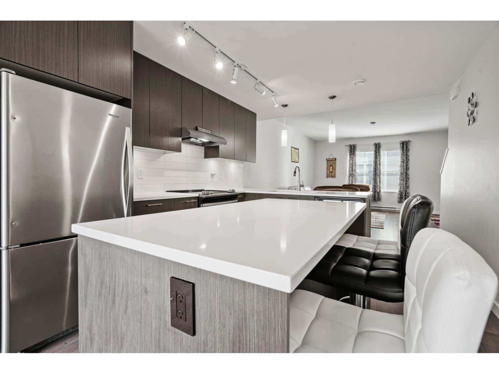 , Abbotsford, — Abbotsford - Photo 5 of 70