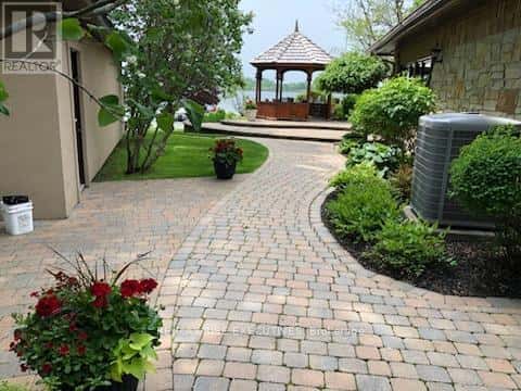 , South Stormont, Ontario — South Stormont, Ontario - Photo 4 of 32