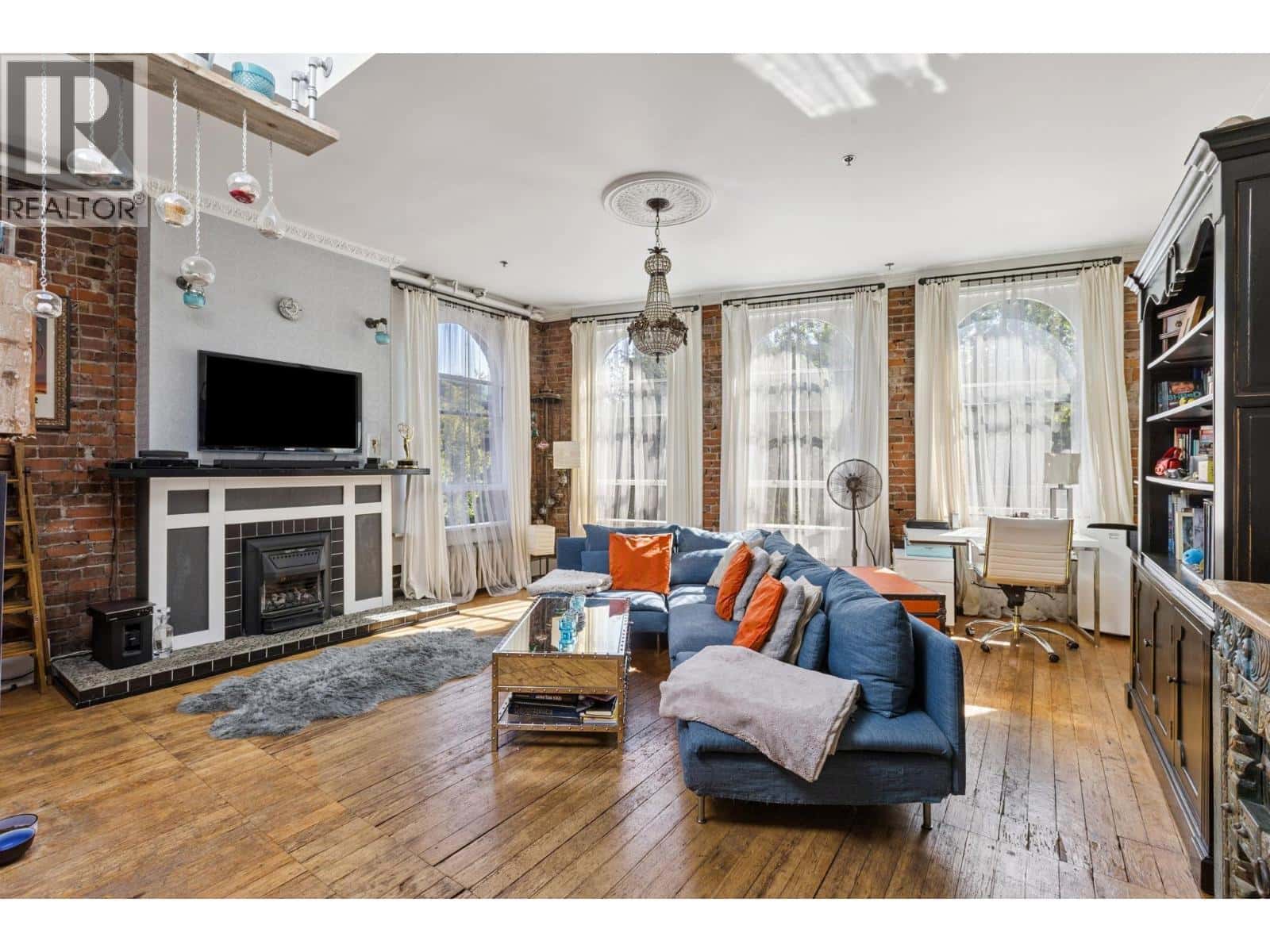 , Vancouver, — Vancouver - Photo 2 of 76