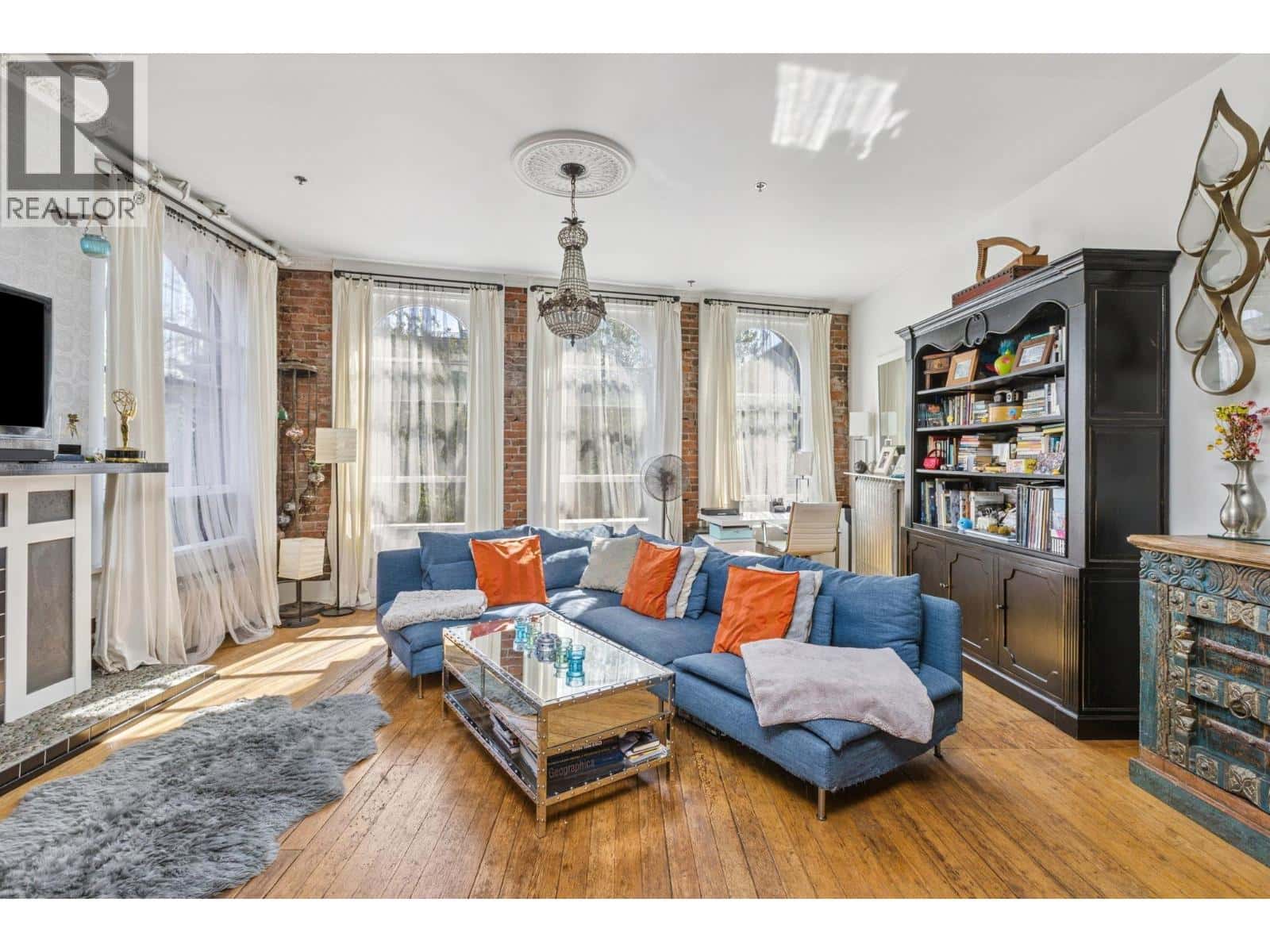 , Vancouver, — Vancouver - Photo 3 of 76