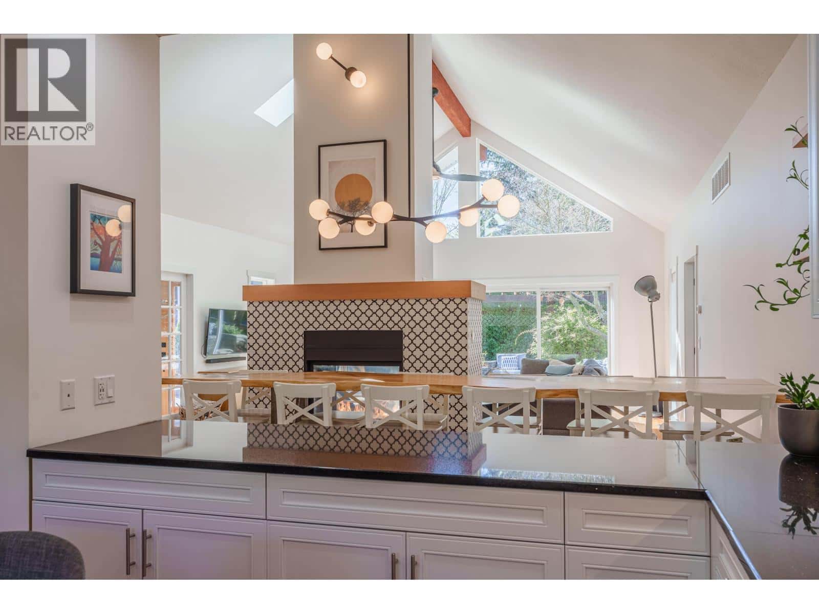 , Sechelt, — Sechelt - Photo 3 of 80