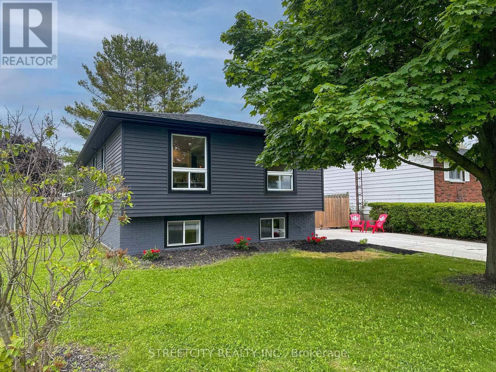 , St. Clair, Ontario — St. Clair, Ontario - Main photo