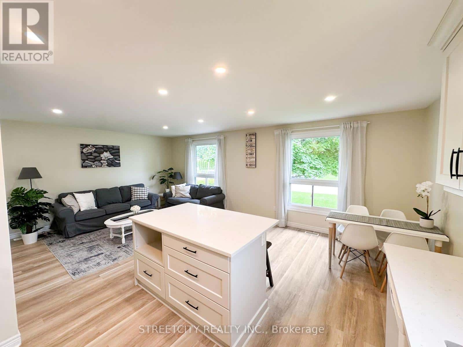 , St. Clair, Ontario — St. Clair, Ontario - Photo 4 of 68