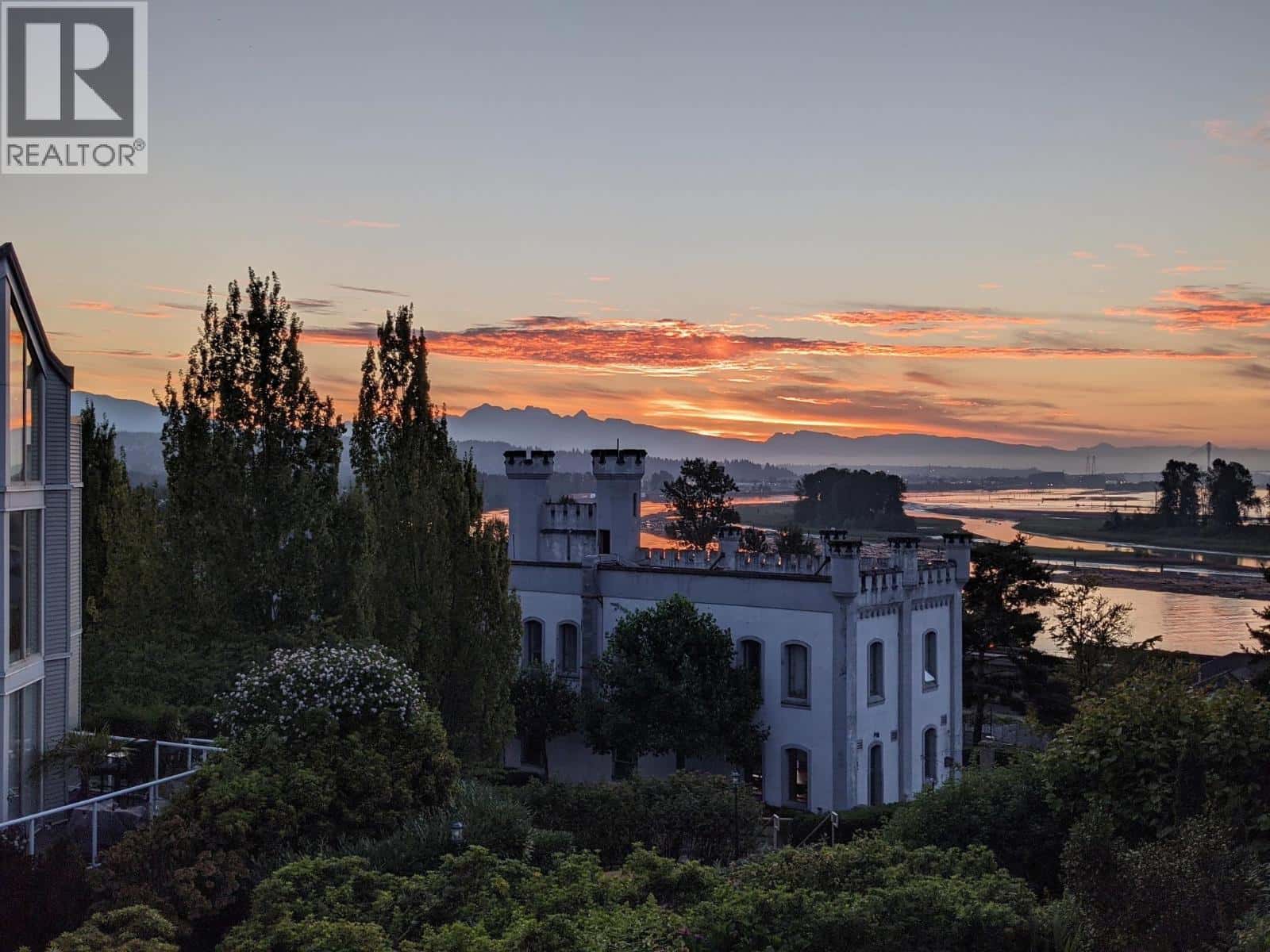 , New Westminster, British Columbia — New Westminster, British Columbia - Photo 2 of 60