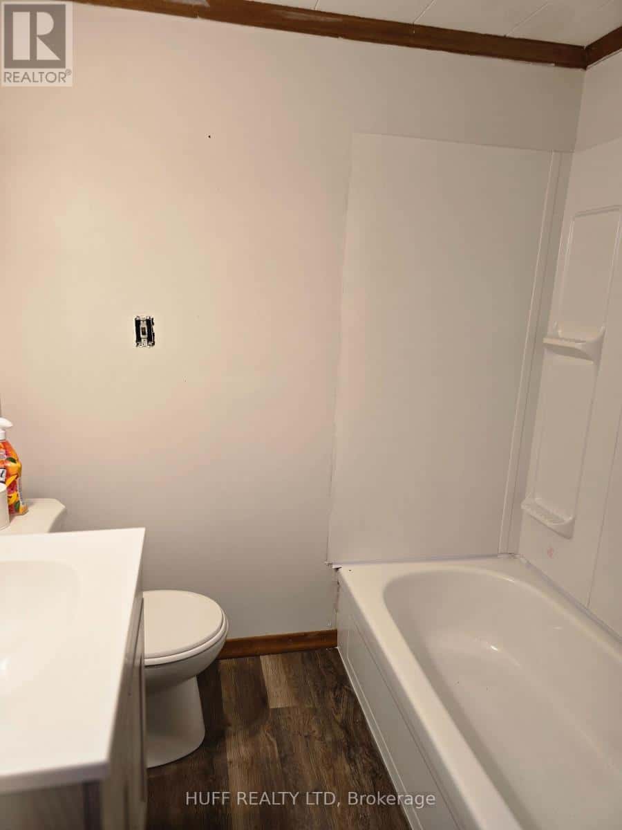 , Englehart, — Englehart - Photo 5 of 48