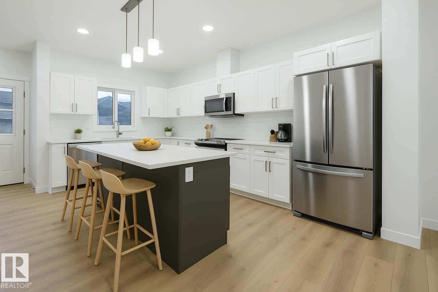 , Edmonton, — Edmonton - Photo 5 of 22