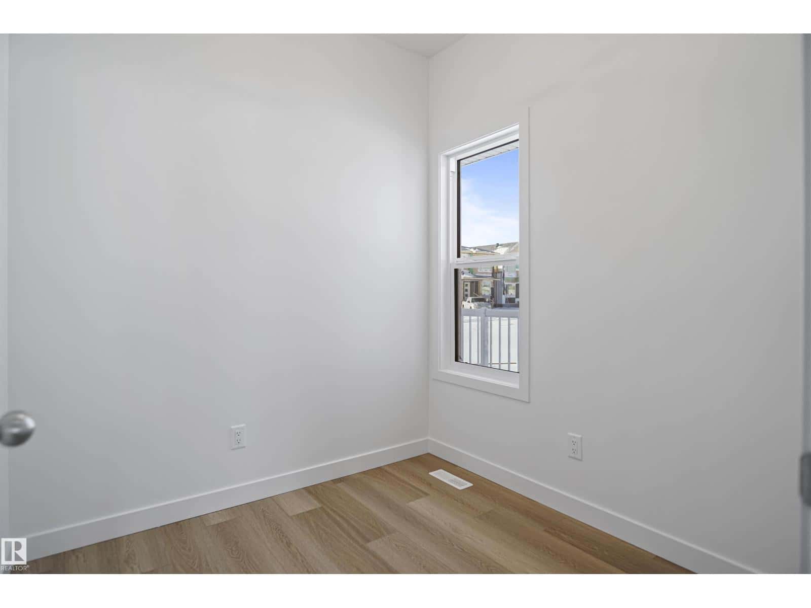 , Stony Plain, Alberta — Stony Plain, Alberta - Photo 4 of 62