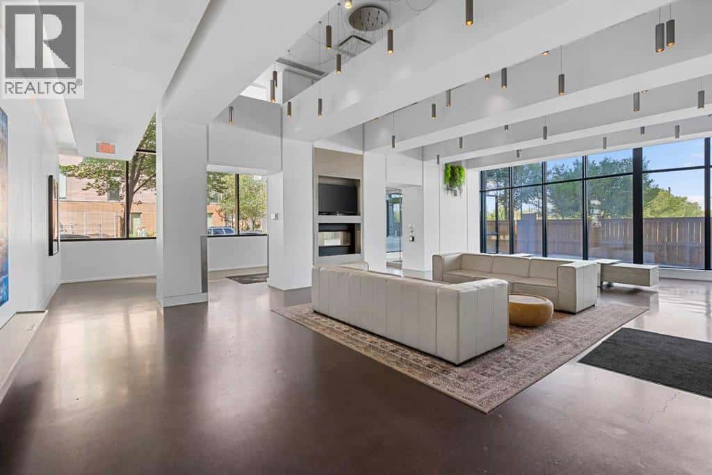 , Calgary, Alberta — Calgary, Alberta - Photo 2 of 40