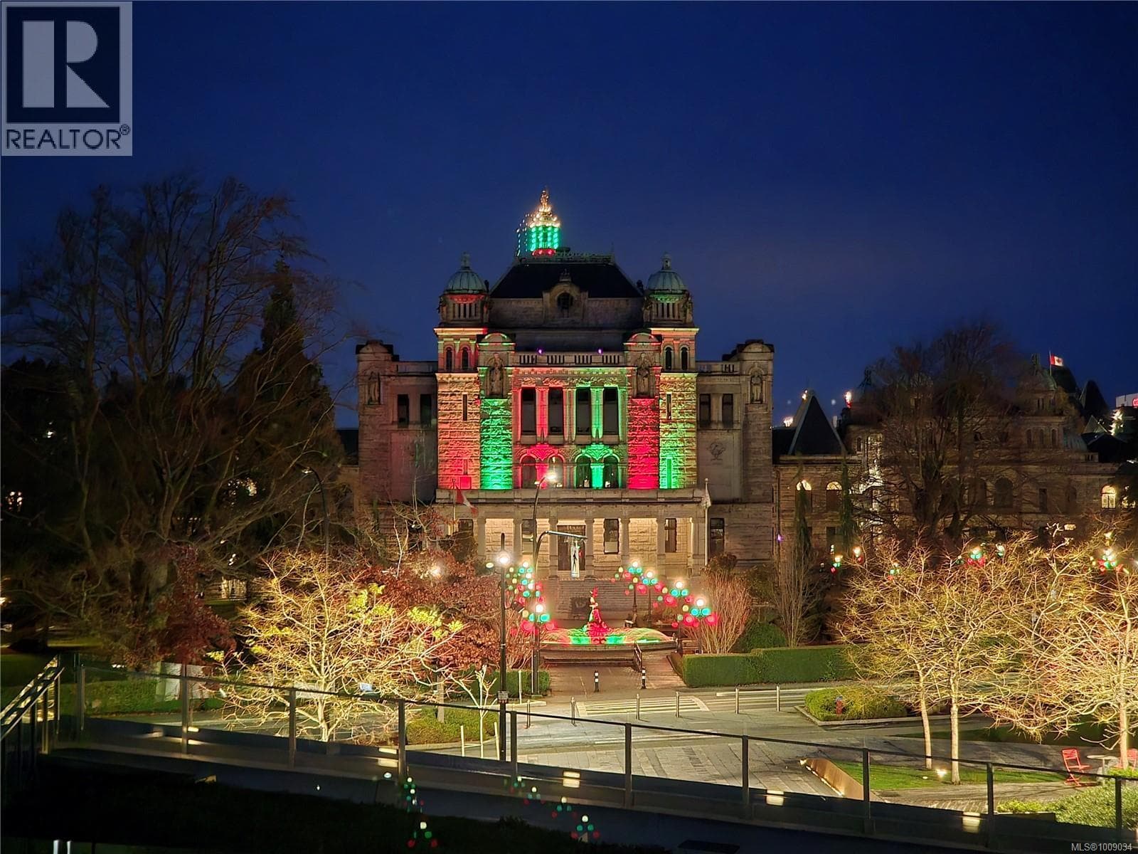 , Victoria, British Columbia — Victoria, British Columbia - Main photo