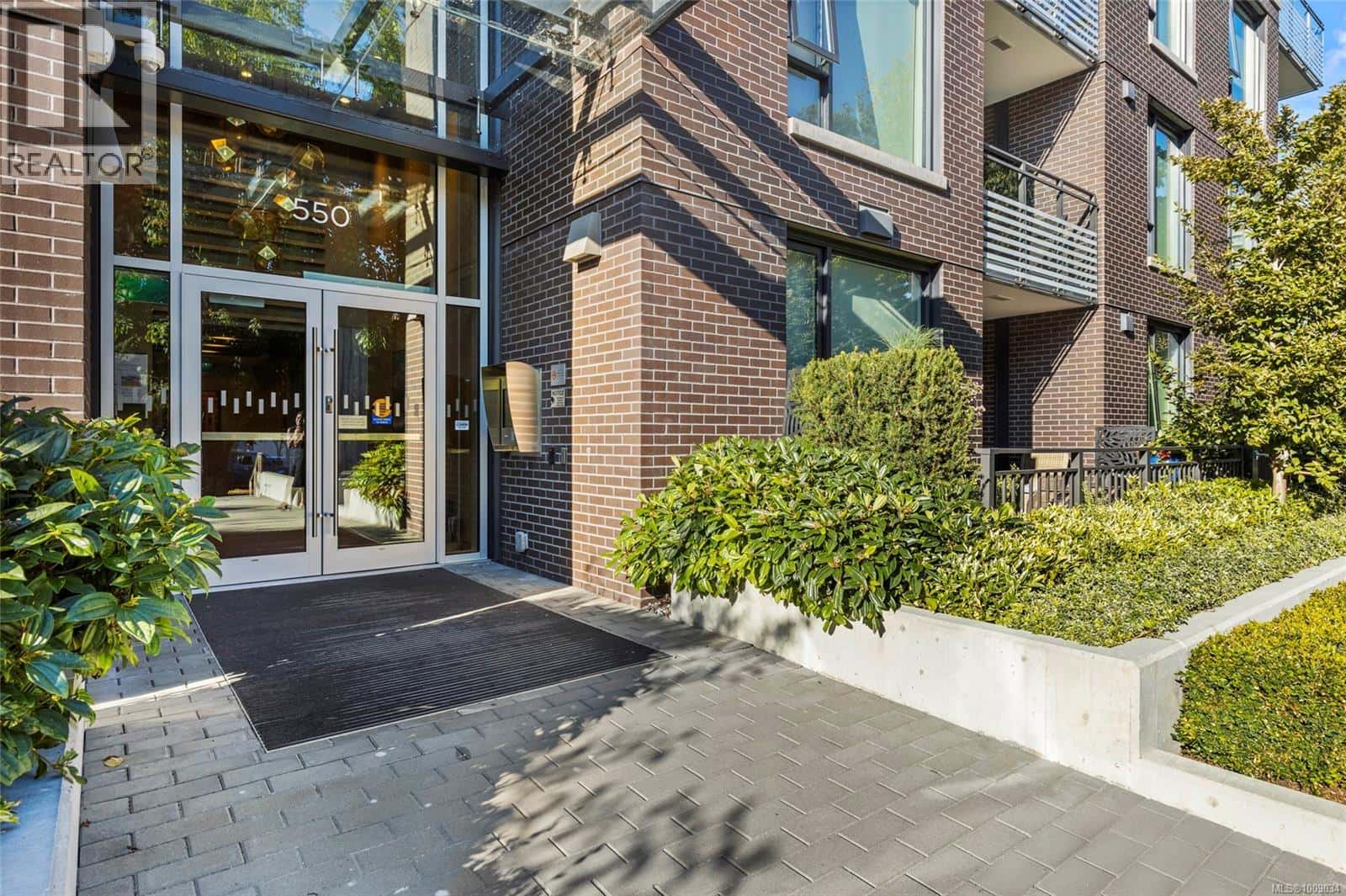 , Victoria, British Columbia — Victoria, British Columbia - Photo 3 of 45