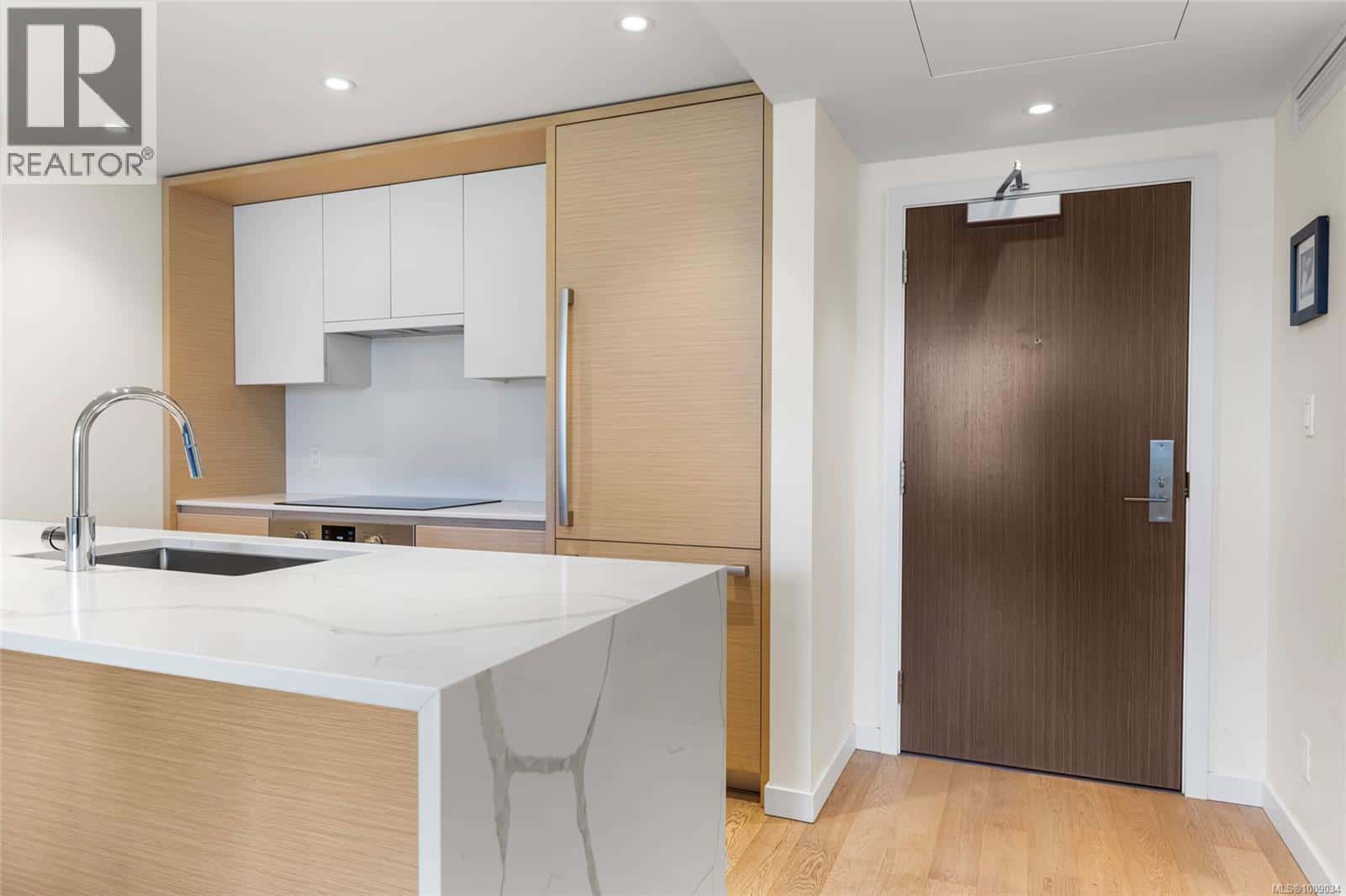 , Victoria, British Columbia — Victoria, British Columbia - Photo 5 of 45