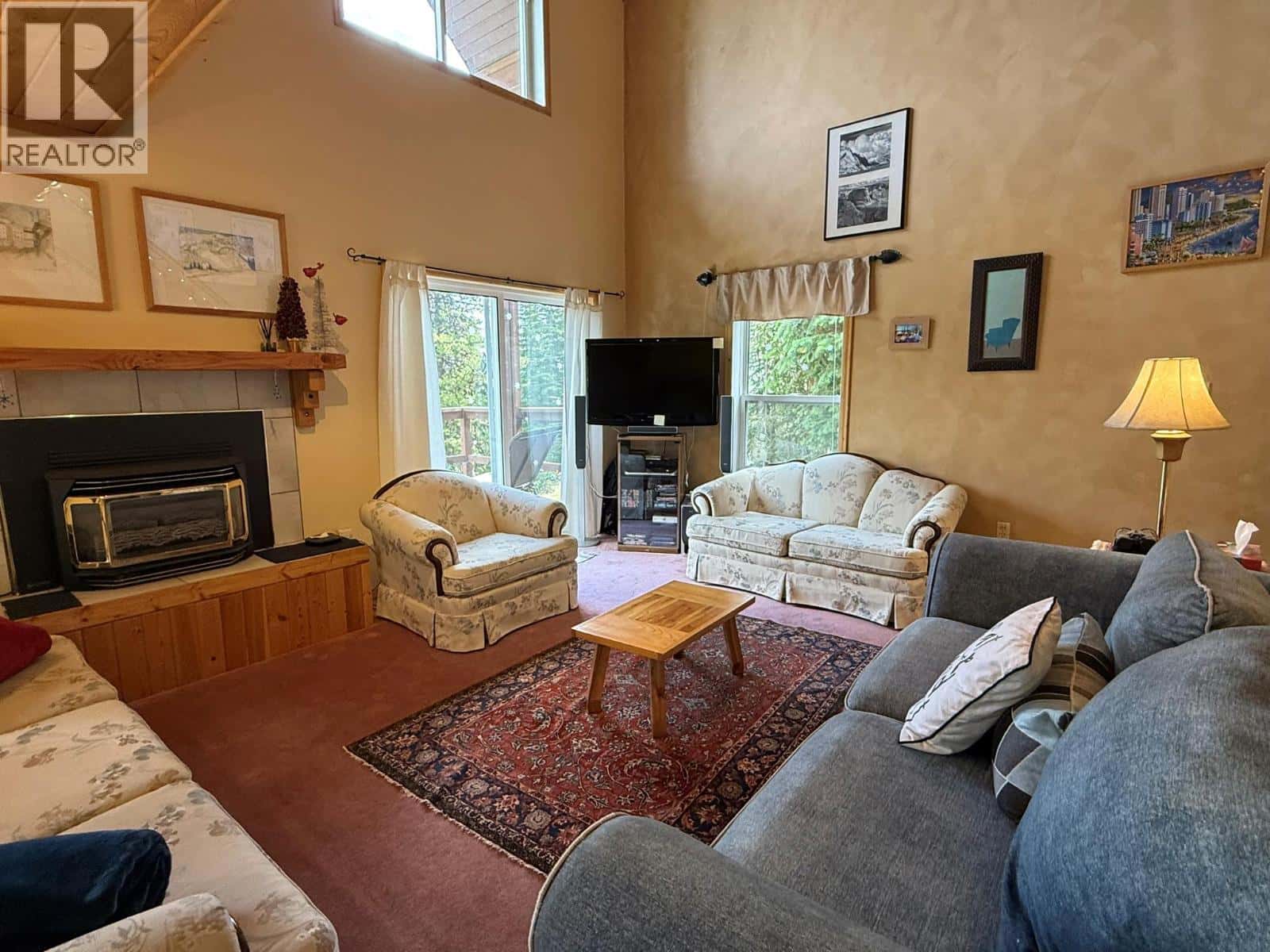 , Oliver, British Columbia — Oliver, British Columbia - Photo 4 of 76