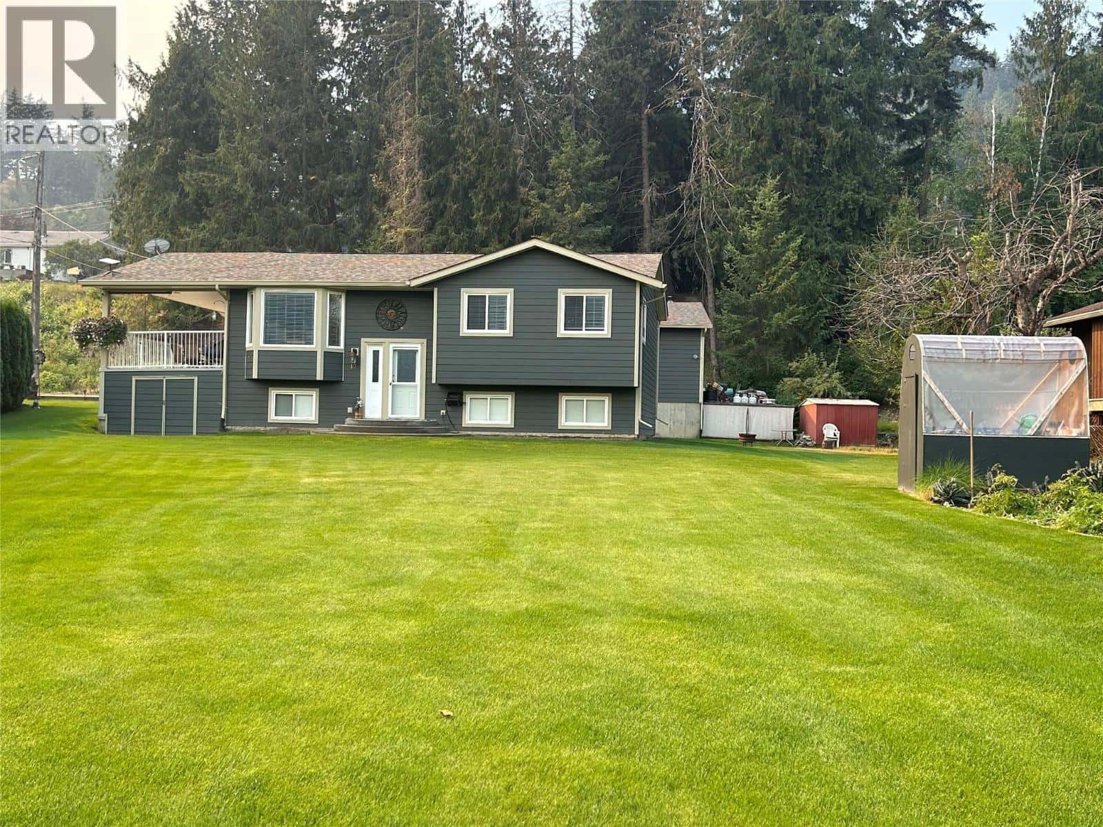 , Adams Lake, British Columbia — Adams Lake, British Columbia - Photo 2 of 80