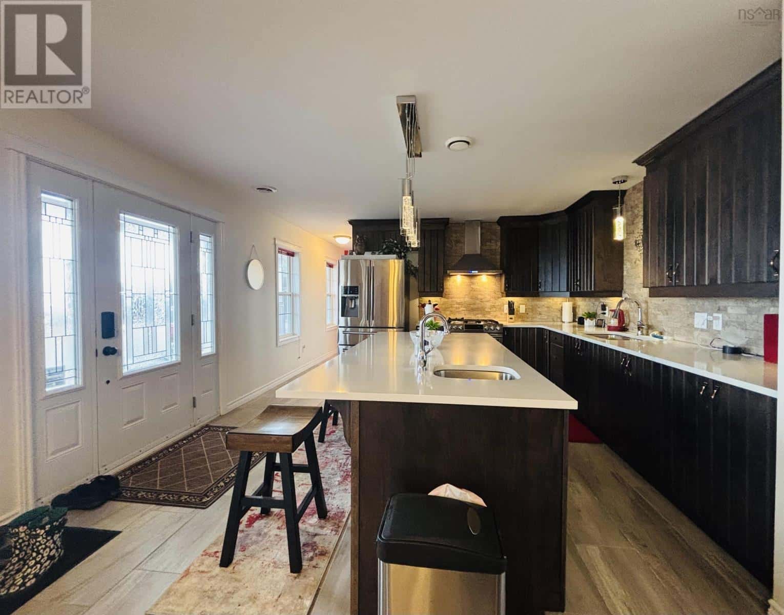 , New Victoria, — New Victoria - Photo 3 of 21