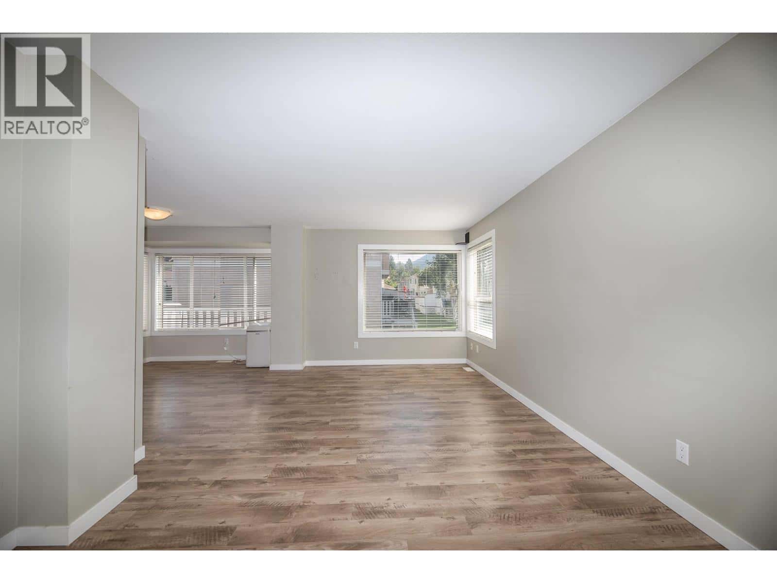 , Penticton, — Penticton - Photo 4 of 35