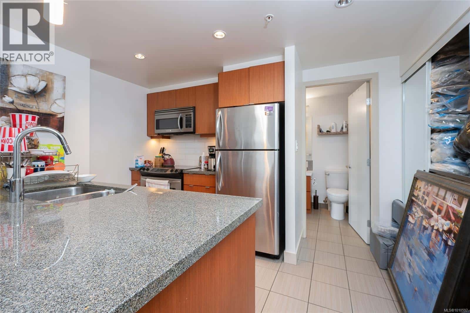 , Victoria, British Columbia — Victoria, British Columbia - Photo 5 of 46