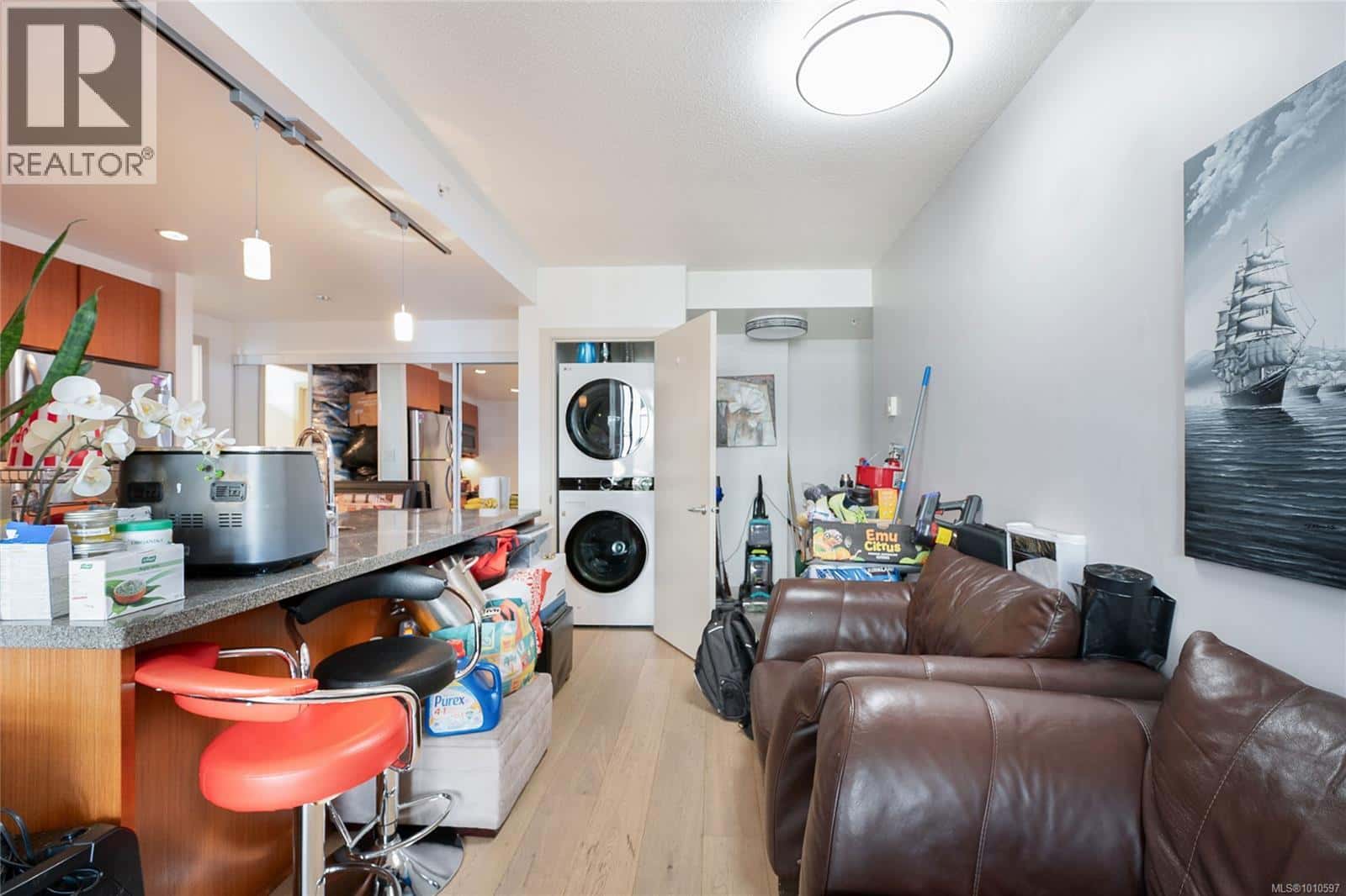 , Victoria, British Columbia — Victoria, British Columbia - Photo 3 of 46