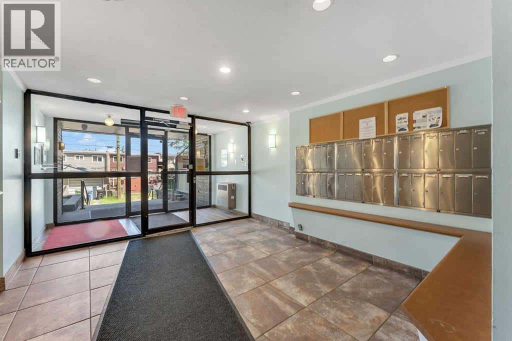 , Calgary, Alberta — Calgary, Alberta - Photo 5 of 50