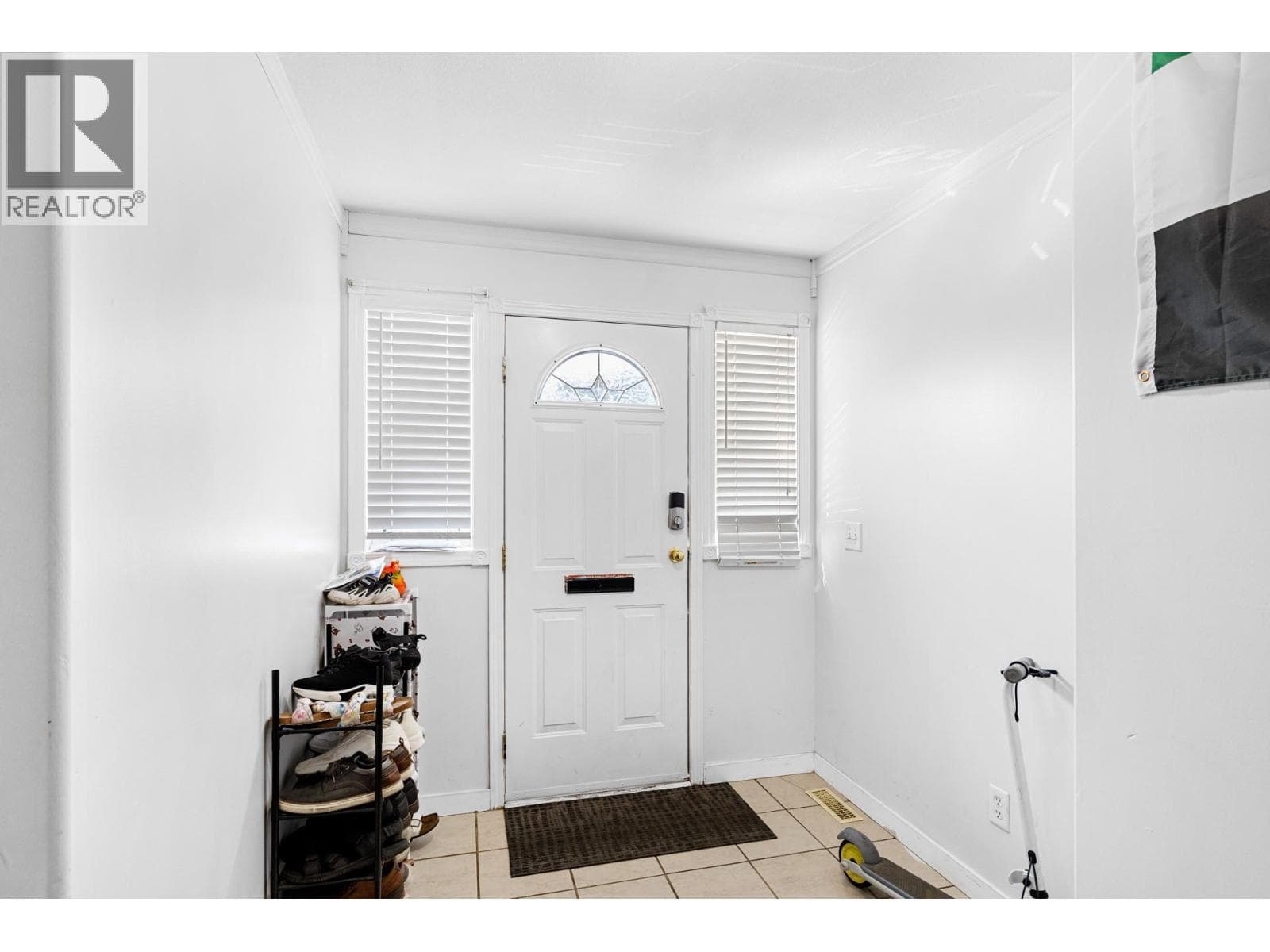 , Kelowna, British Columbia — Kelowna, British Columbia - Main photo