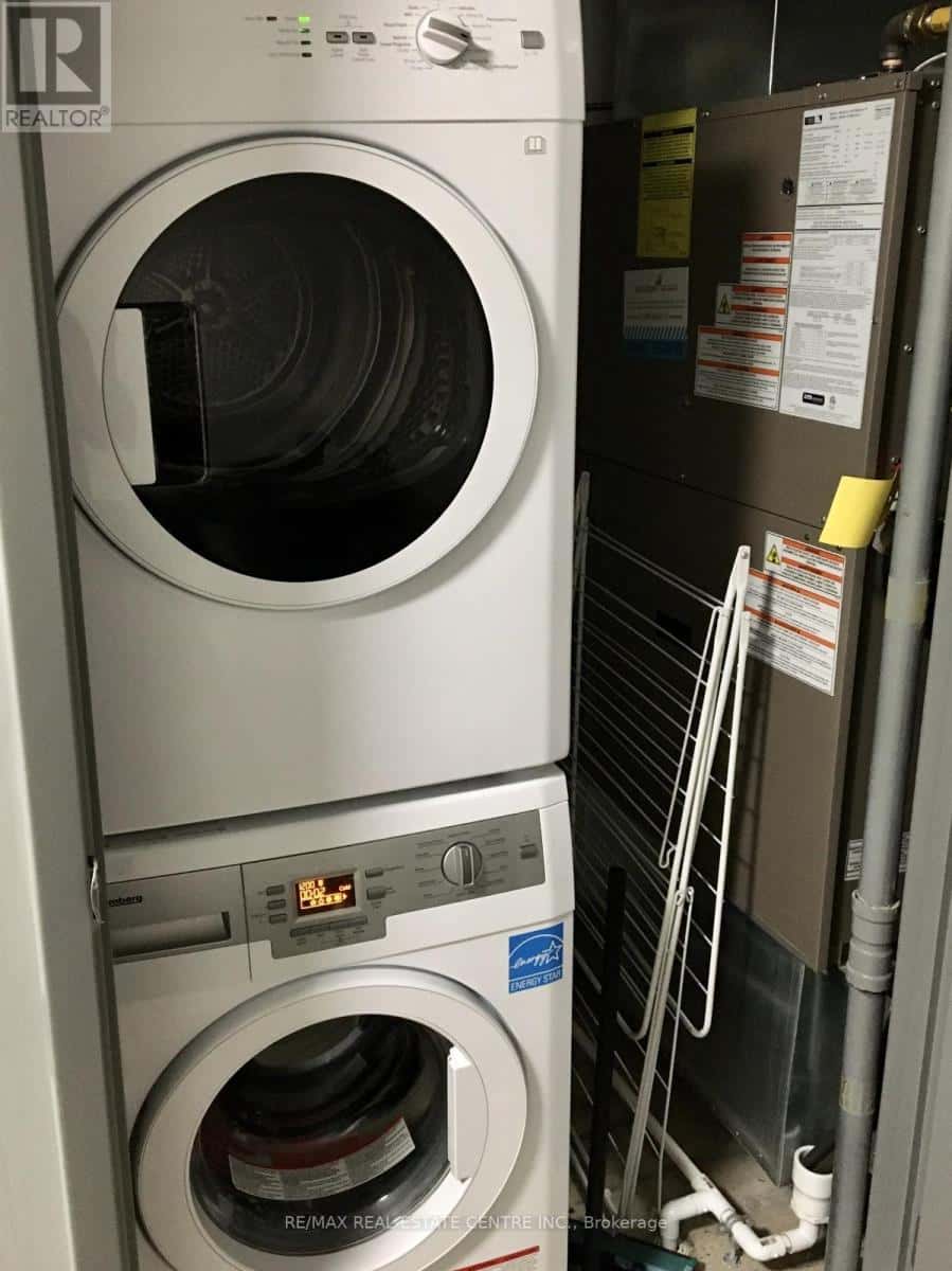 , Waterloo, Ontario — Waterloo, Ontario - Photo 4 of 14