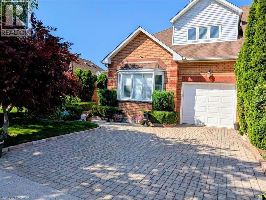 , Grimsby, Ontario — Grimsby, Ontario - Photo 2 of 76