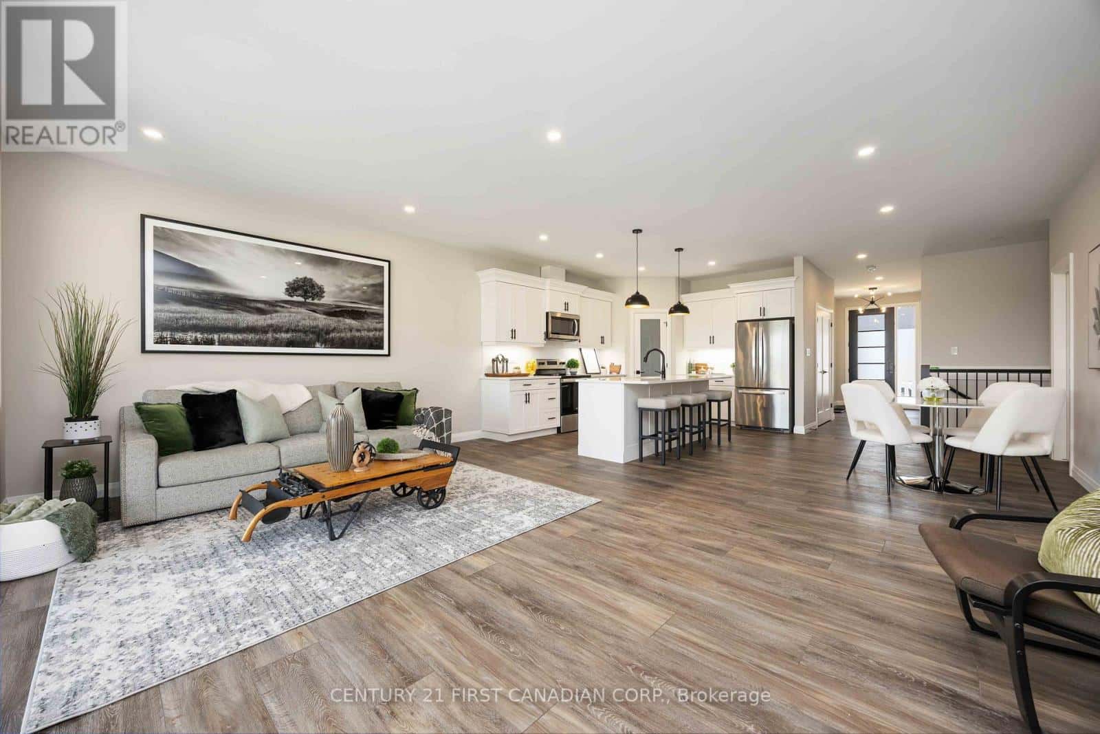 , Plympton-Wyoming (Plympton Wyoming), Ontario — Plympton-Wyoming (Plympton Wyoming), Ontario - Photo 5 of 60