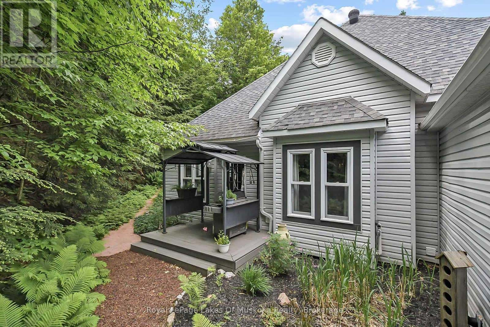 , Bracebridge (Draper), Ontario — Bracebridge (Draper), Ontario - Photo 3 of 43