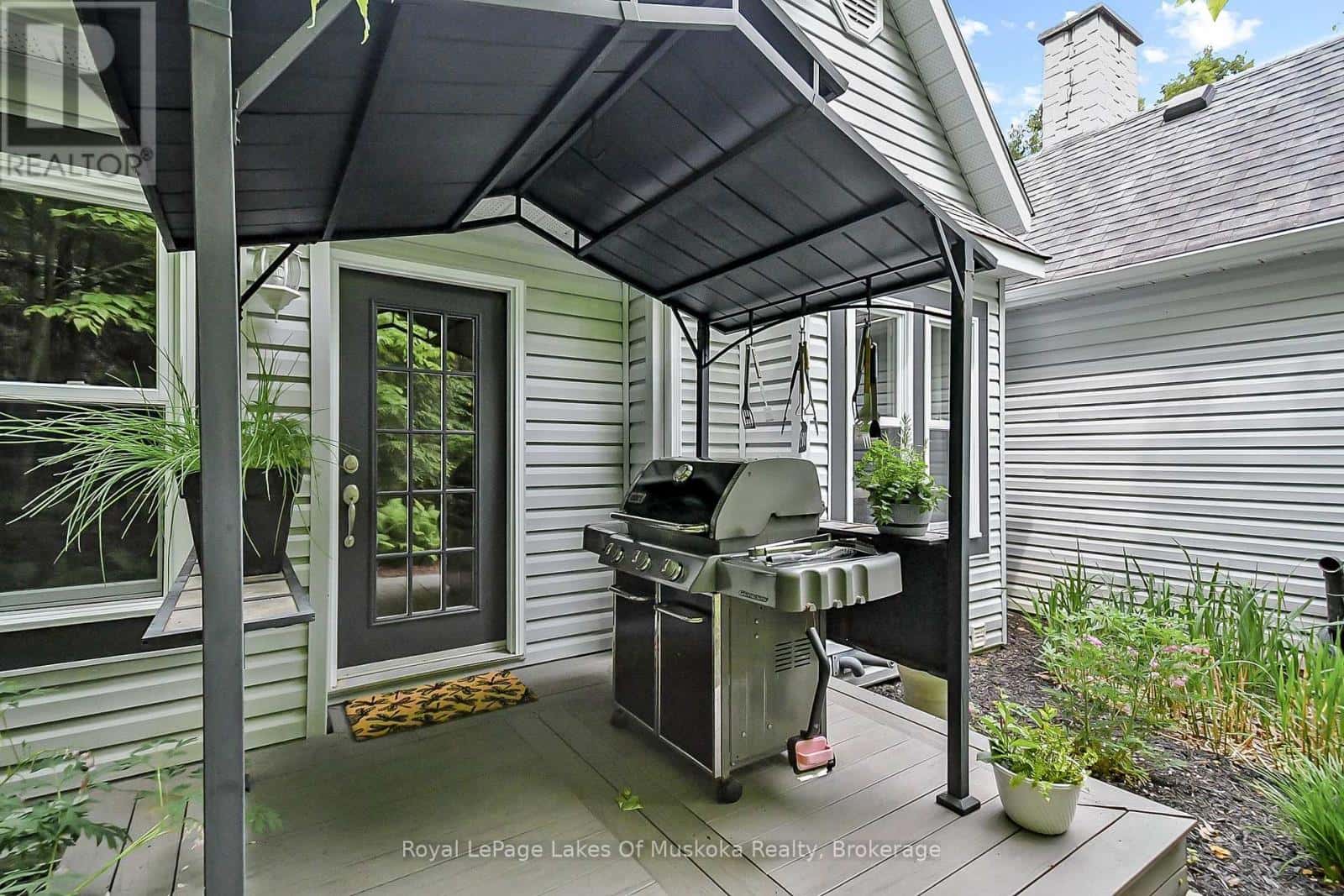 , Bracebridge (Draper), Ontario — Bracebridge (Draper), Ontario - Photo 5 of 43