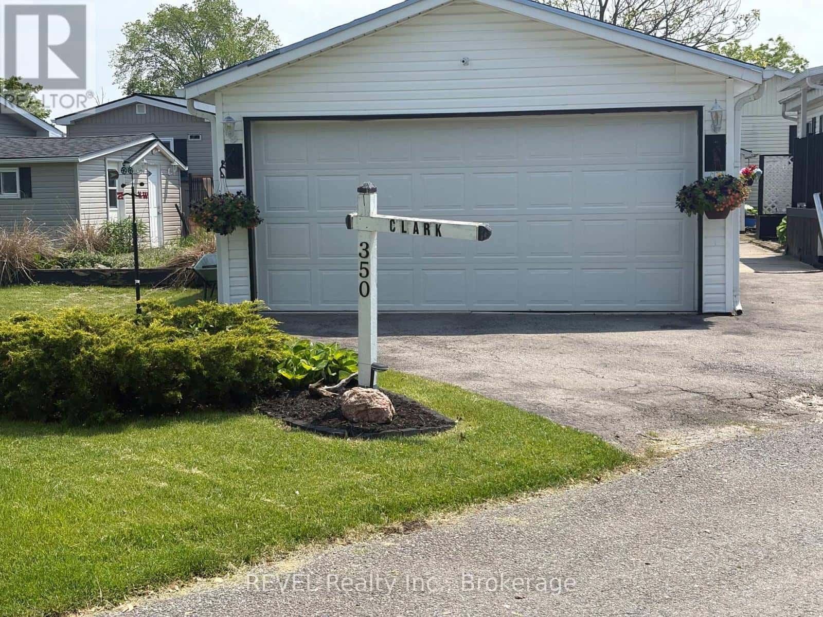 , Fort Erie (Black Creek), — Fort Erie (Black Creek) - Photo 4 of 41