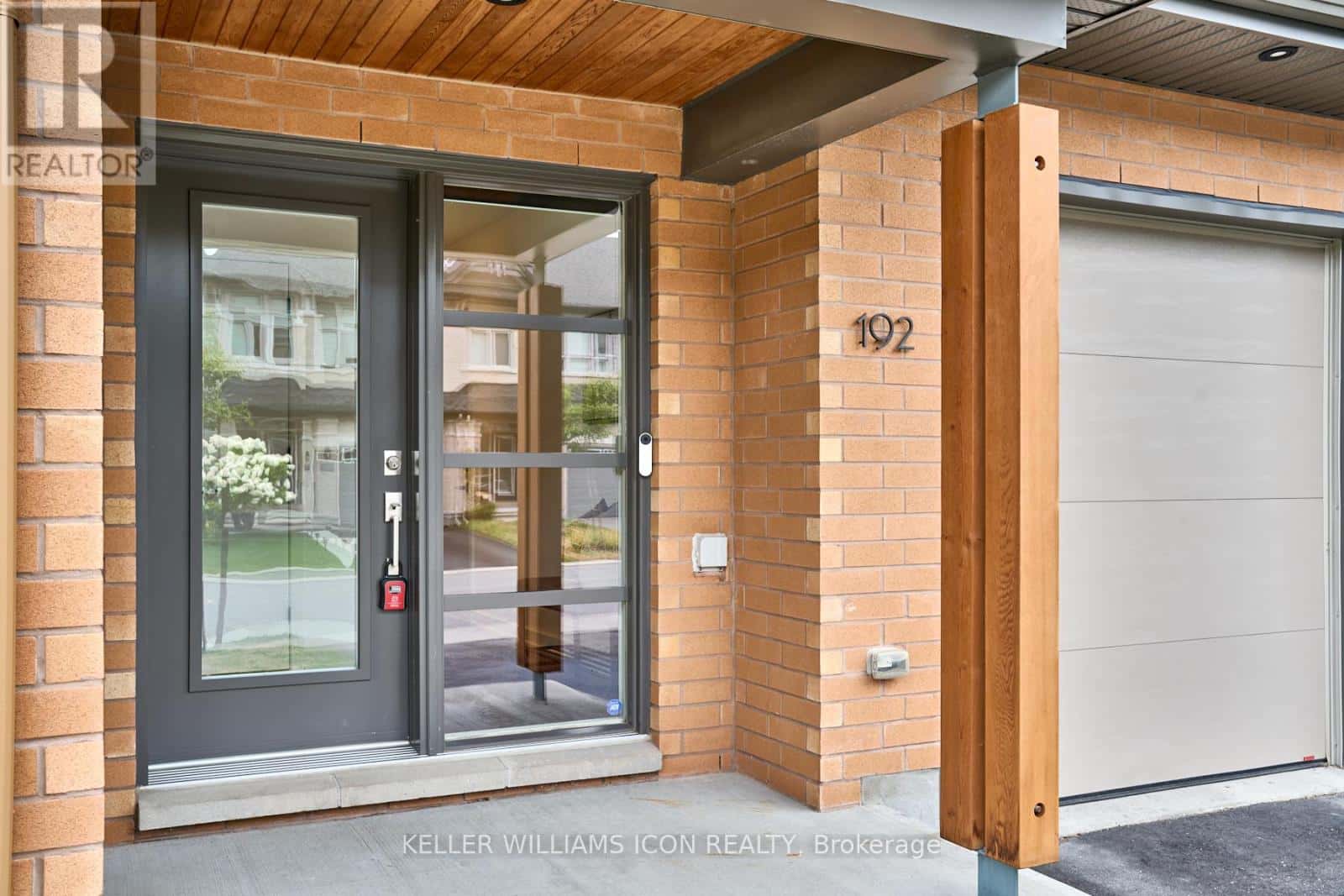 , Ottawa, — Ottawa - Photo 2 of 41