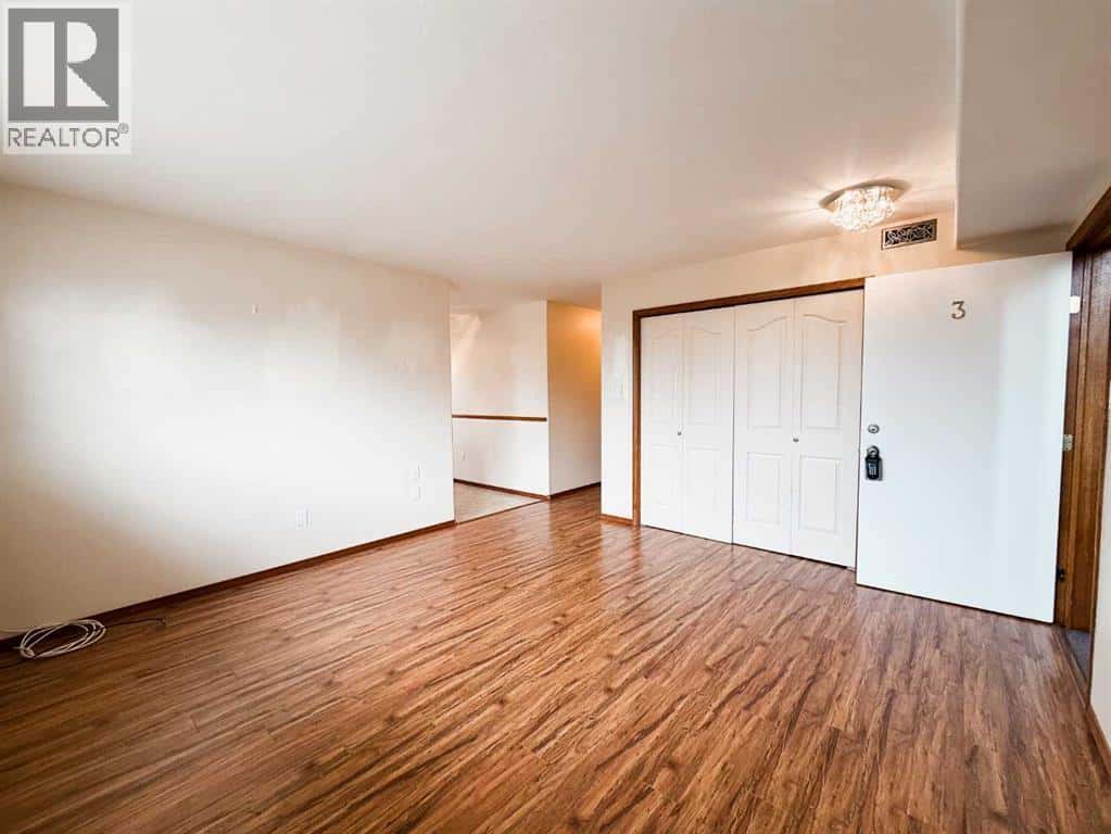 , Beaverlodge, Alberta — Beaverlodge, Alberta - Photo 4 of 48