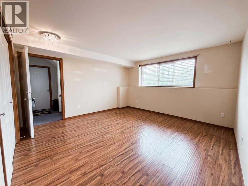 , Beaverlodge, Alberta — Beaverlodge, Alberta - Photo 3 of 48