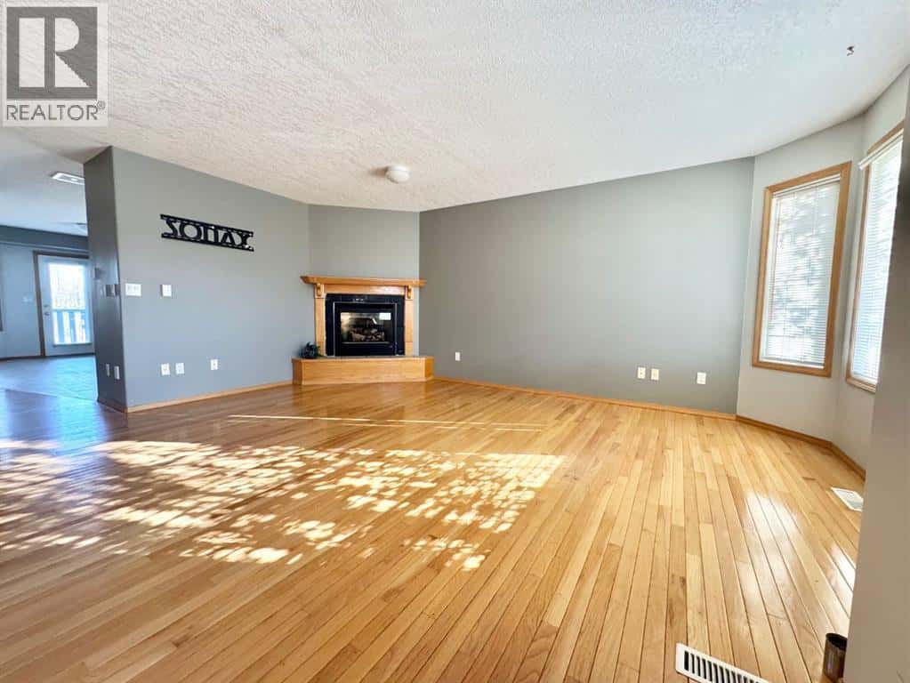 , Whitecourt, Alberta — Whitecourt, Alberta - Photo 3 of 19