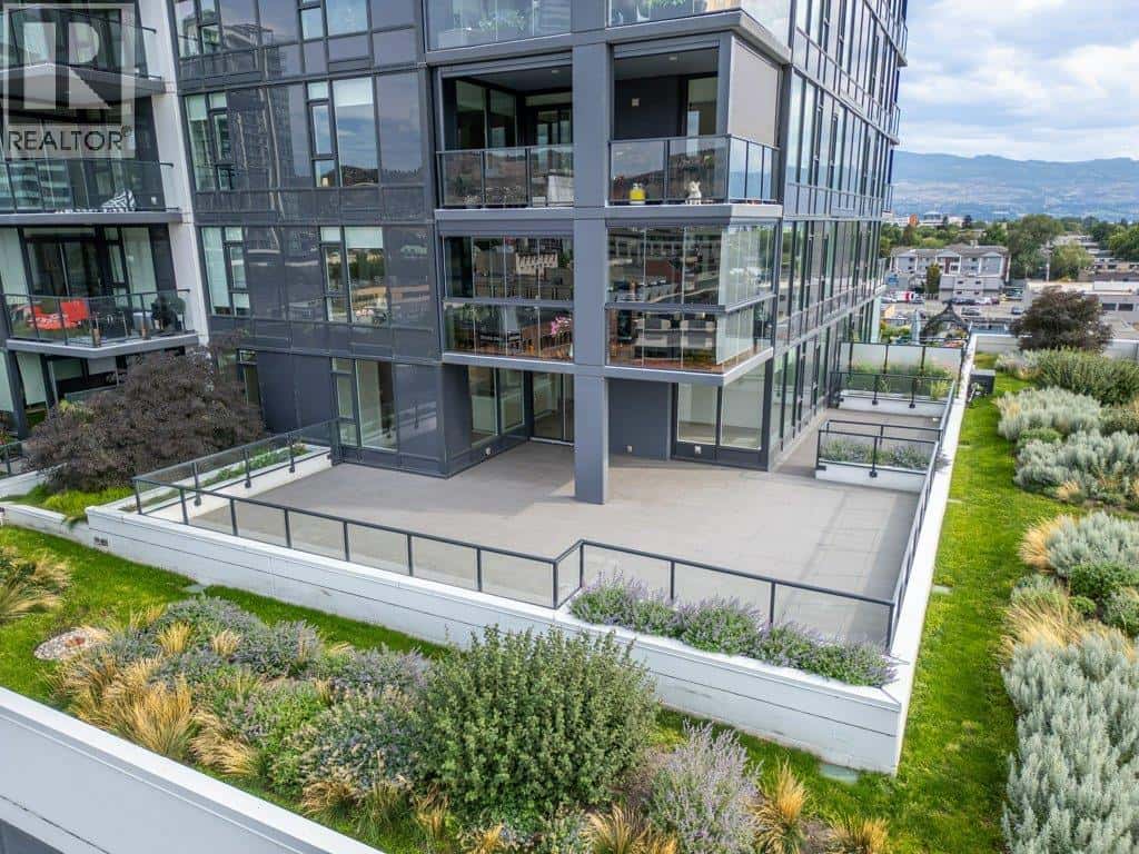 , Kelowna, — Kelowna - Photo 3 of 28