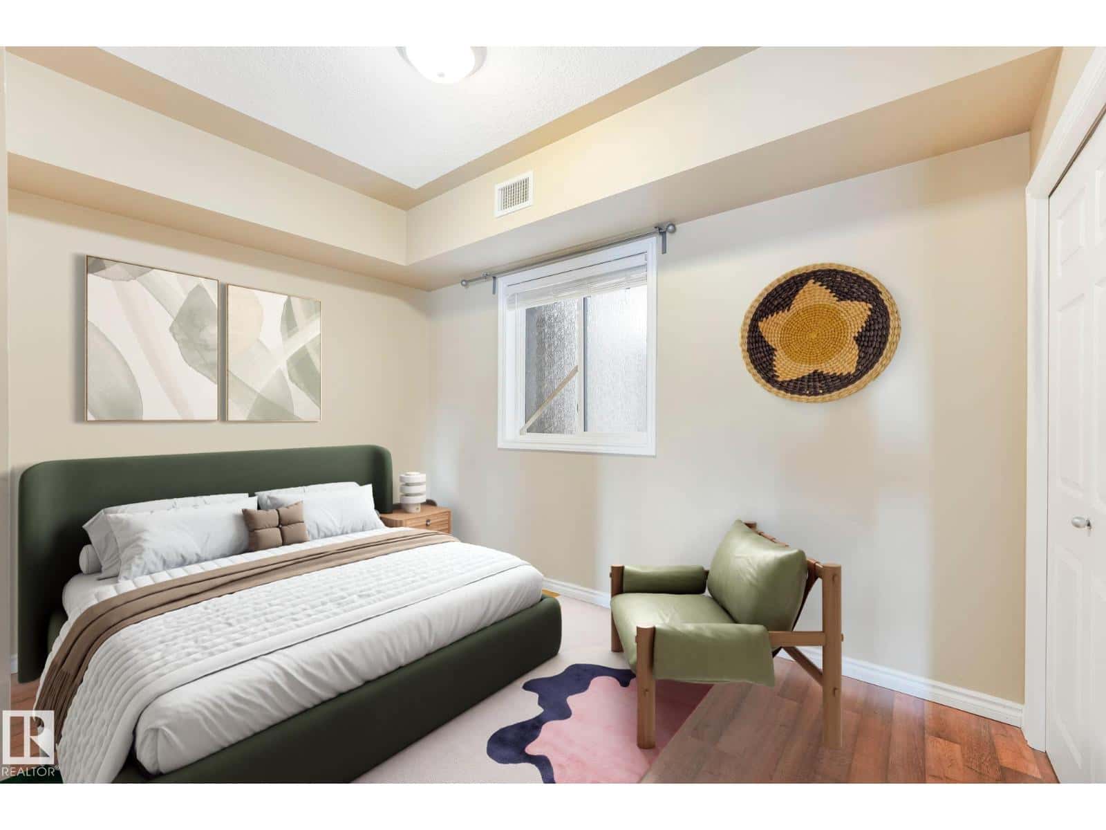 , Edmonton, Alberta — Edmonton, Alberta - Photo 3 of 50