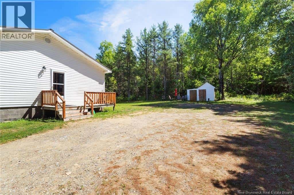 , Chipman, — Chipman - Photo 2 of 34