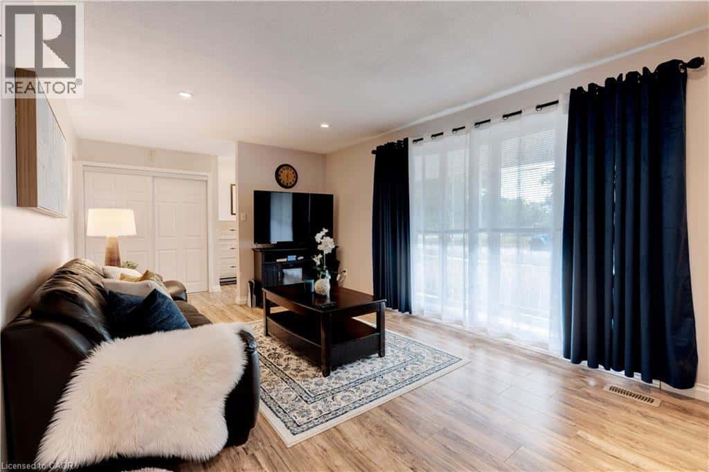 , Stoney Creek, — Stoney Creek - Photo 4 of 34