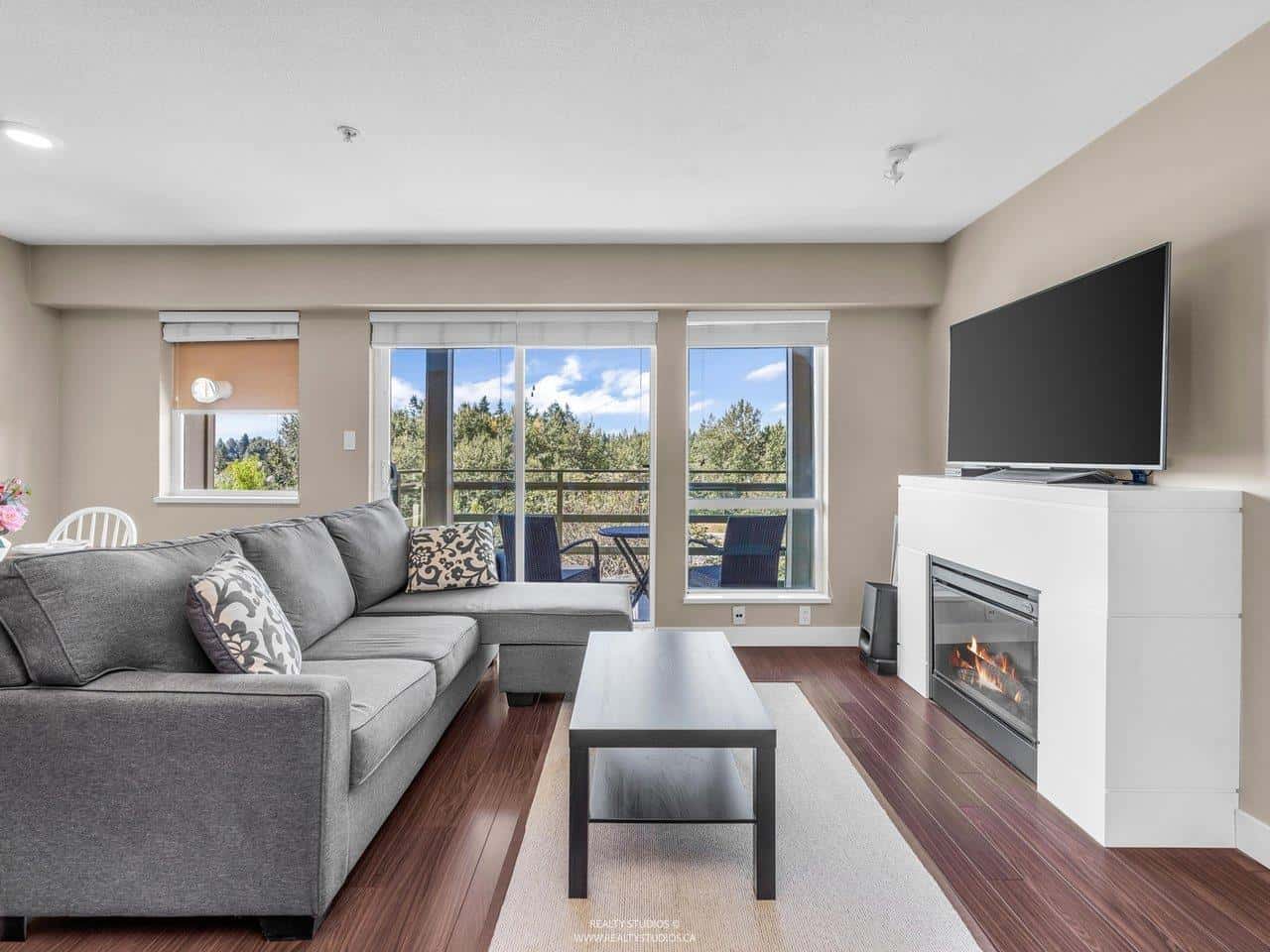 , Surrey, British Columbia — Surrey, British Columbia - Photo 2 of 36