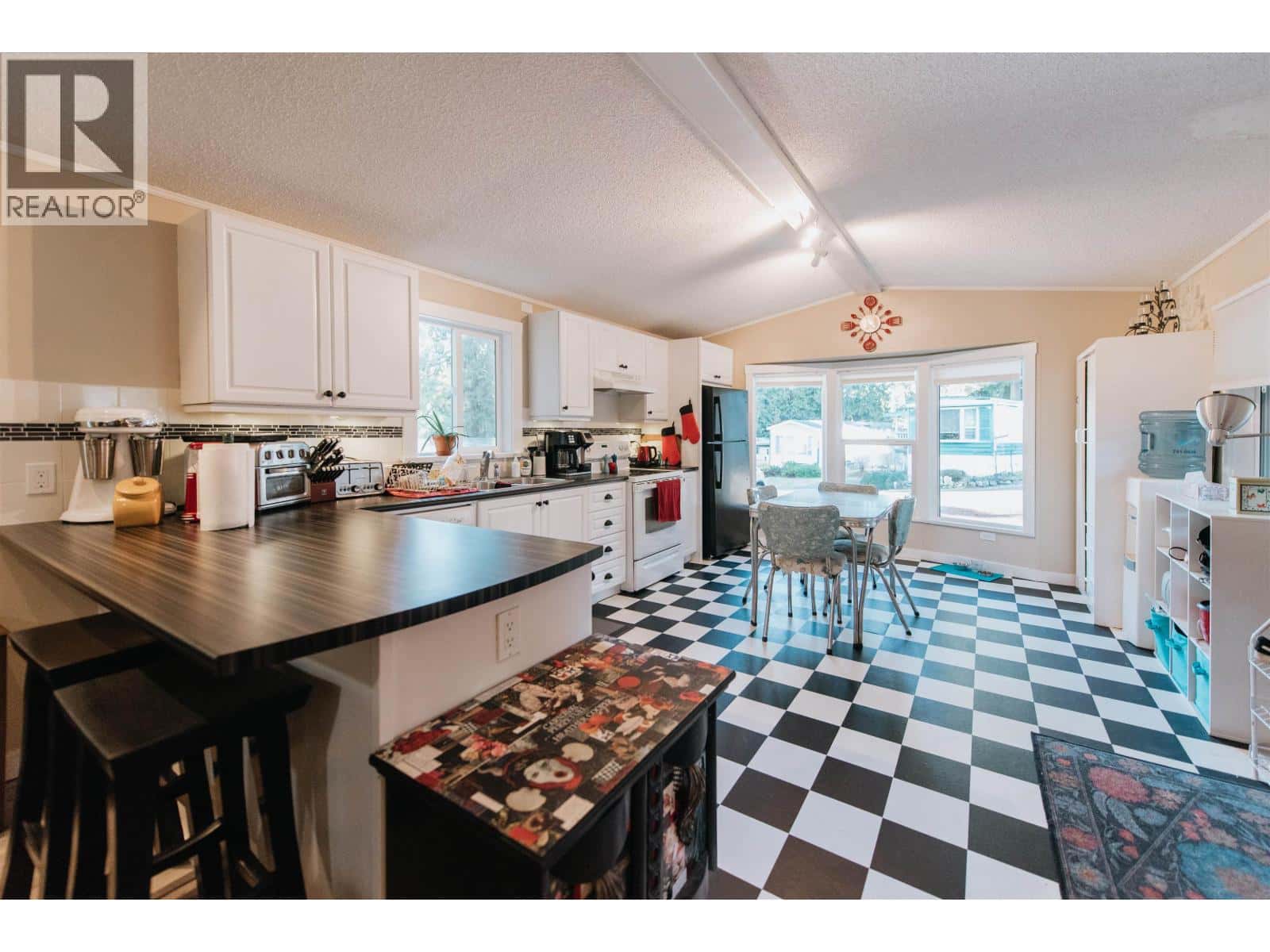 , Gibsons, — Gibsons - Photo 4 of 21