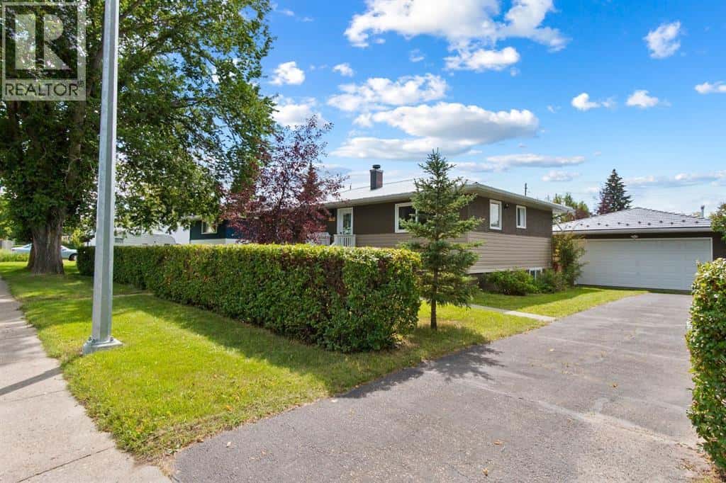 , Olds, Alberta — Olds, Alberta - Photo 3 of 78