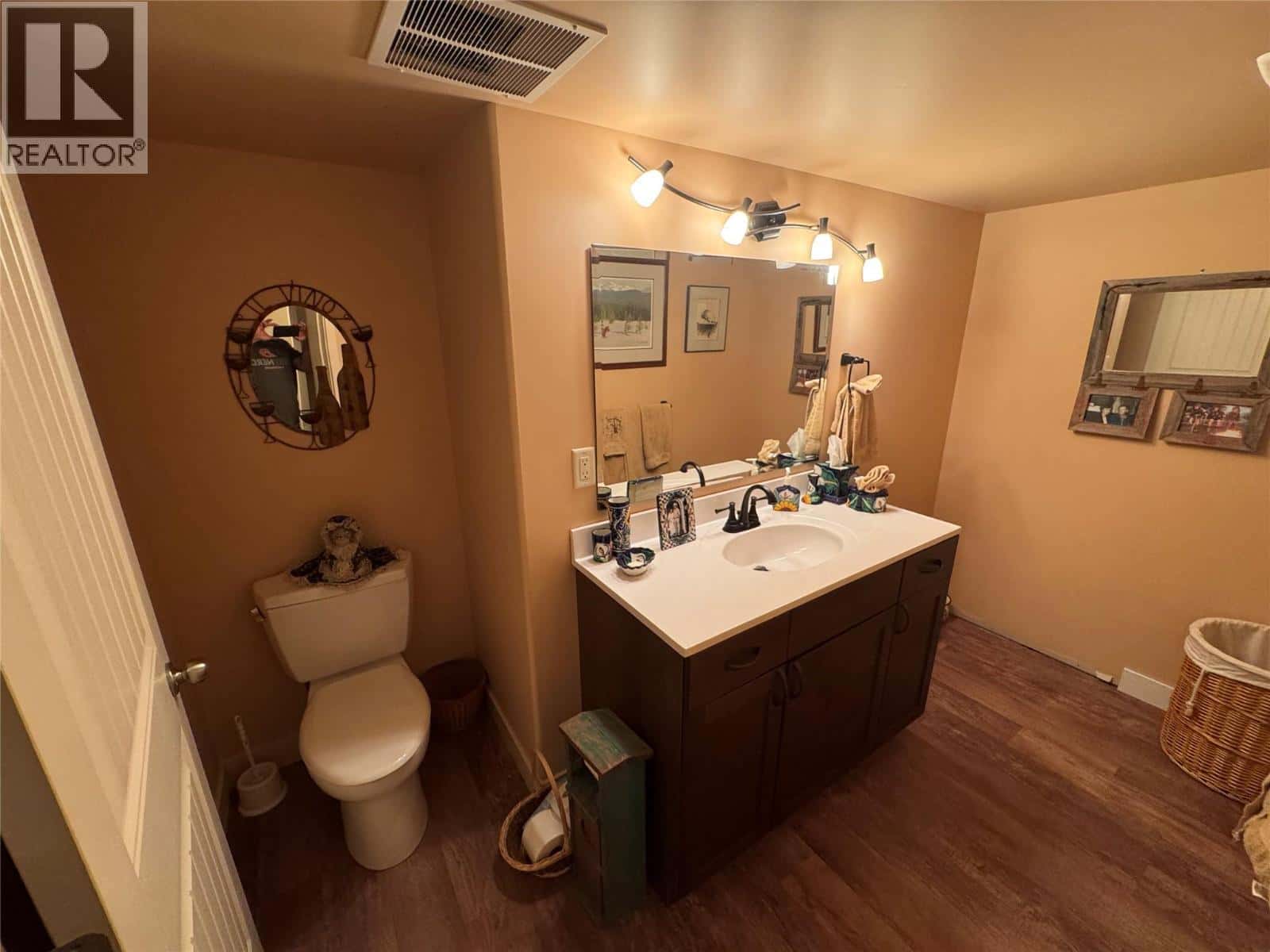 , Vernon, British Columbia — Vernon, British Columbia - Photo 5 of 95