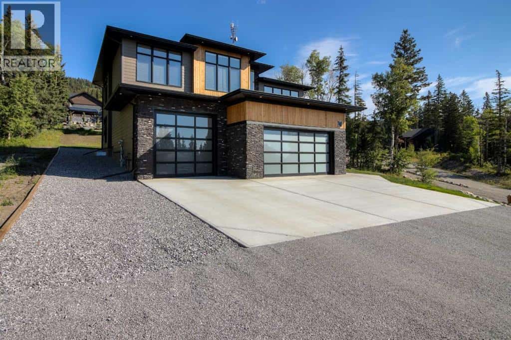 , Coleman, Alberta — Coleman, Alberta - Photo 2 of 35