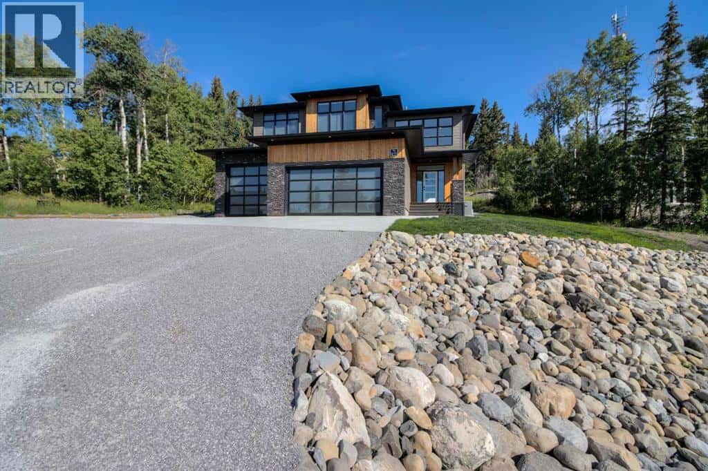 , Coleman, Alberta — Coleman, Alberta - Photo 3 of 35