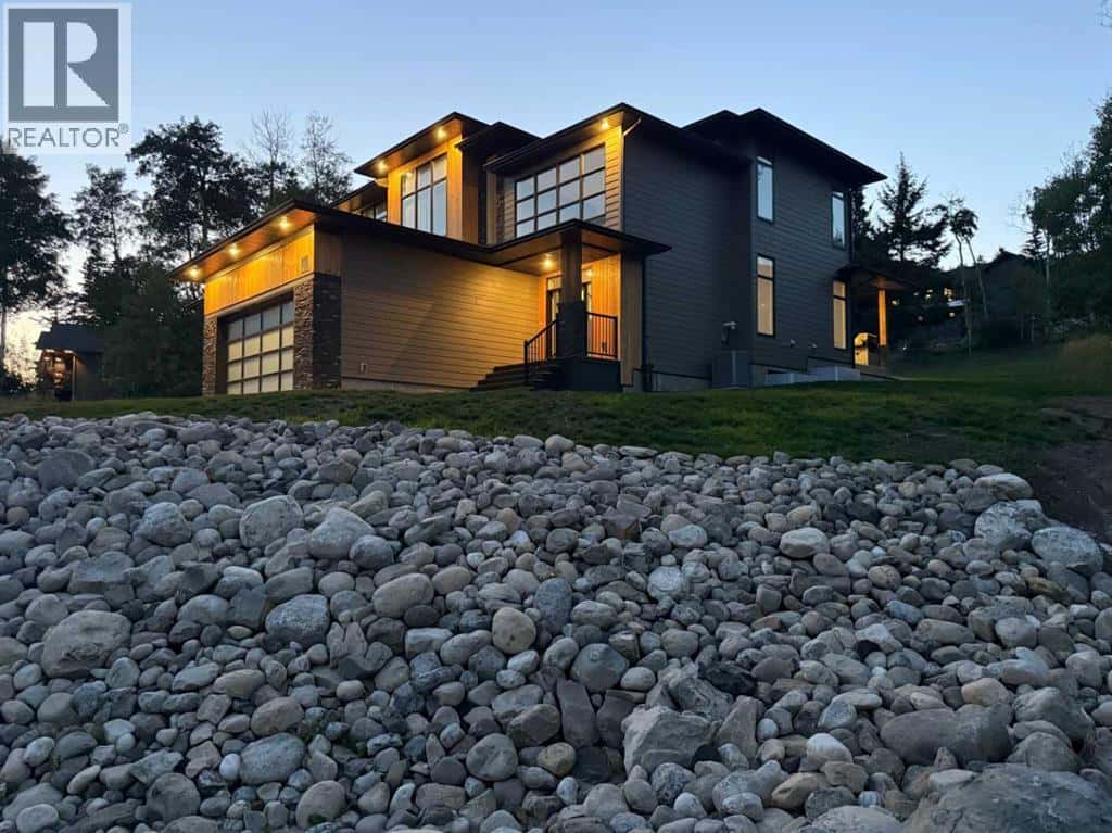 , Coleman, Alberta — Coleman, Alberta - Photo 5 of 35