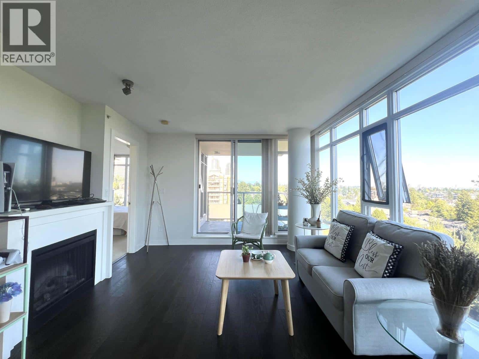 , Burnaby, British Columbia — Burnaby, British Columbia - Photo 3 of 38